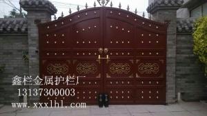 鑫欄金屬制品公司為延津住宅戶安裝歐式大門！